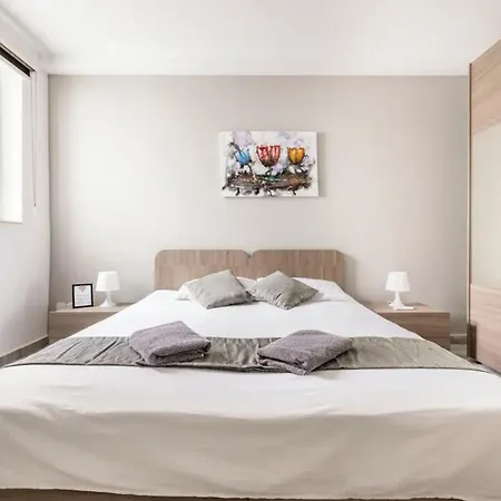 F8 1, Private Double With Private Bathroom In Shared Flat Homestay Msida