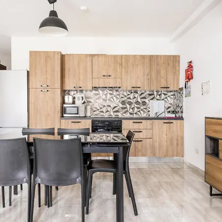 F8 1, Private Double With Private Bathroom In Shared Flat Rum i privatbostad