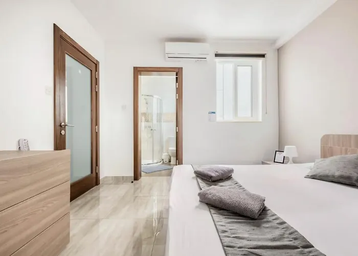 Kwatera prywatna F8 1, Private Double With Private Bathroom In Shared Flat