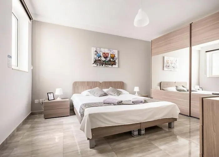 F8 1, Private Double With Private Bathroom In Shared Flat Privat bolig *