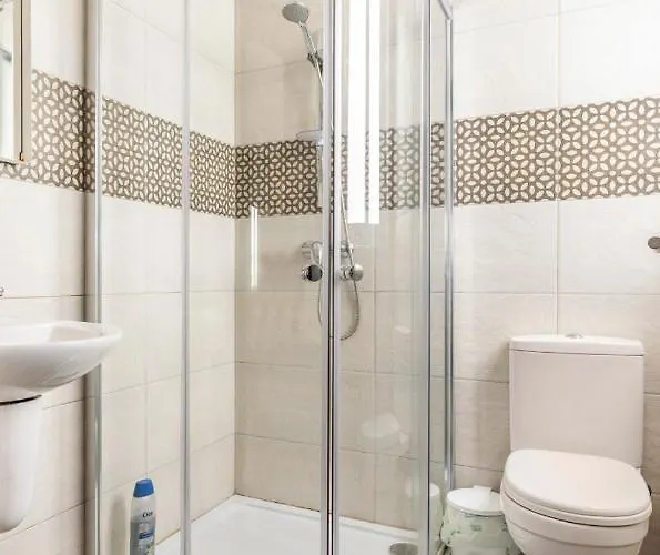 F8 1, Private Double With Private Bathroom In Shared Flat * Msida
