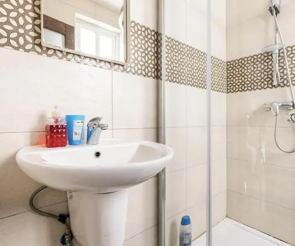 Privat bolig F8 1, Private Double With Private Bathroom In Shared Flat