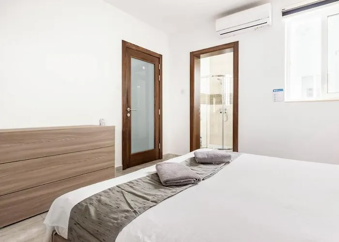 F8 1, Private Double With Private Bathroom In Shared Flat Kwatera prywatna Msida